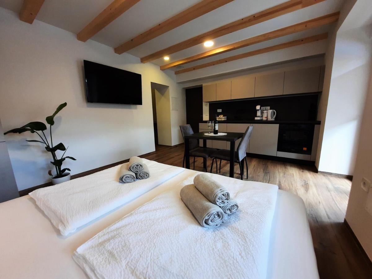 Apartments Hlapi With Spa كوباريد المظهر الخارجي الصورة