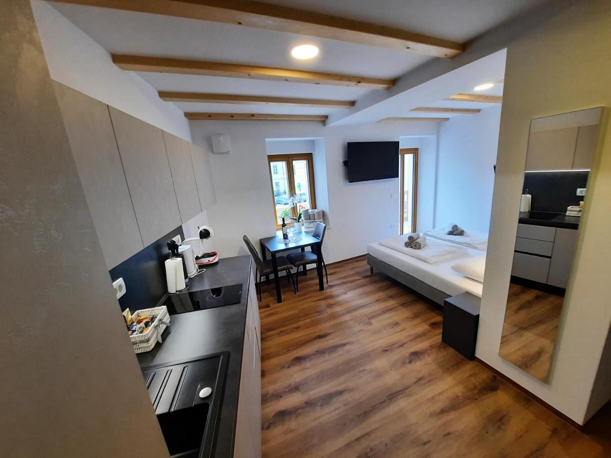 Apartments Hlapi With Spa كوباريد المظهر الخارجي الصورة